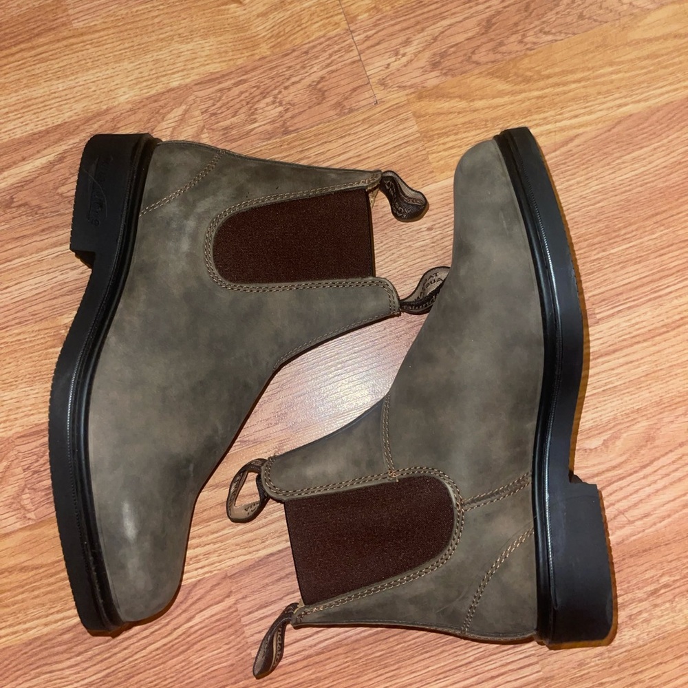 Blundstones women’s size 10 (uk size 7)